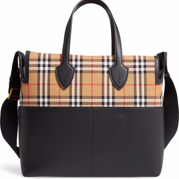 Burberry Handbags - NWOT Burberry Kingswood Vintage Diaper Tote!